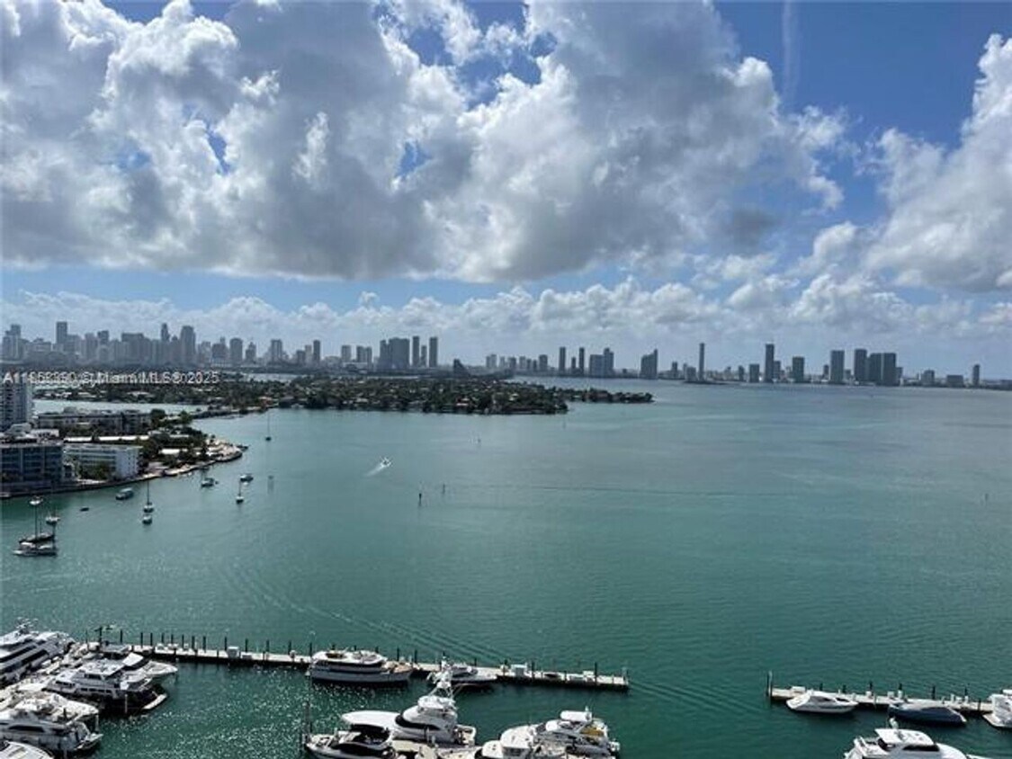 Foto principal - 1900 Sunset Harbour Dr