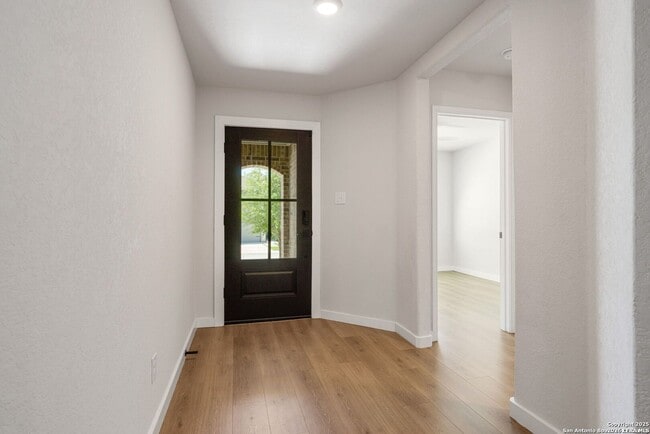 Building Photo - Clean Bulverde  Home Ready For Move In  with many upgrades