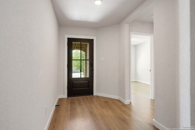 Foto del edificio - Clean Bulverde  Home Ready For Move In  with many upgrades