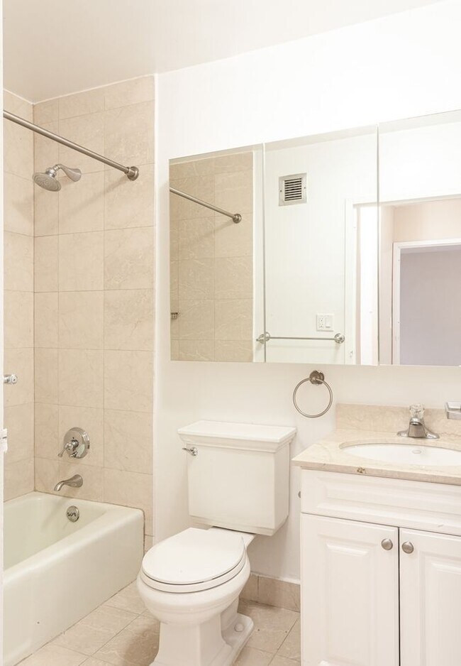 Foto del edificio - 224 E 96th St
