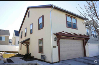 Building Photo - 1472 E Primrose Ln