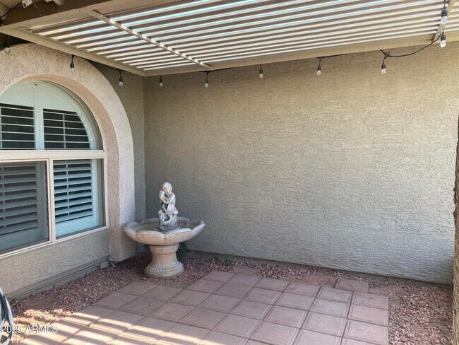 Foto del edificio - 6438 W Mountain View Rd