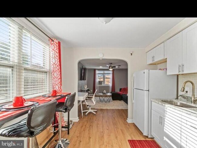 Foto del edificio - 7103 Oxford Ave