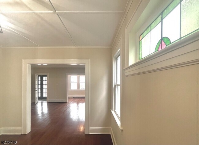 Building Photo - 19 Wilfred St