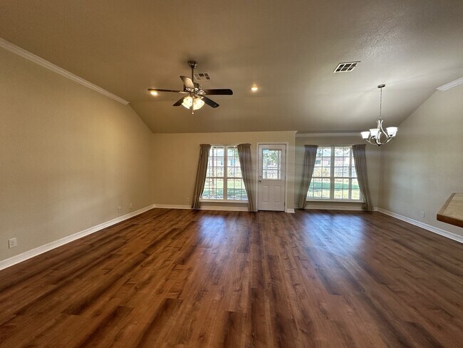 Building Photo - 3307 Churchill Dr