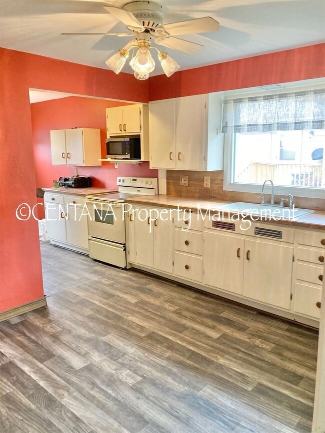 Building Photo - 2 bedroom home on the flats with a basemen...