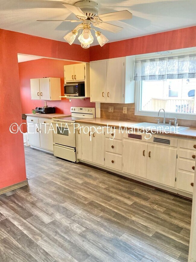Foto del edificio - 2 bedroom home on the flats with a basemen...