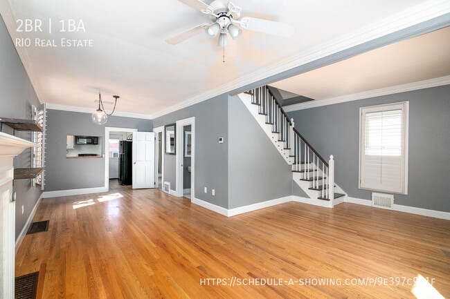Building Photo - Stunning 1BR Home 3 Blocks from Washington...