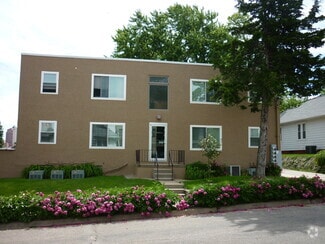 Building Photo - 803 S 49th St