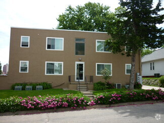 Building Photo - 803 S 49th St