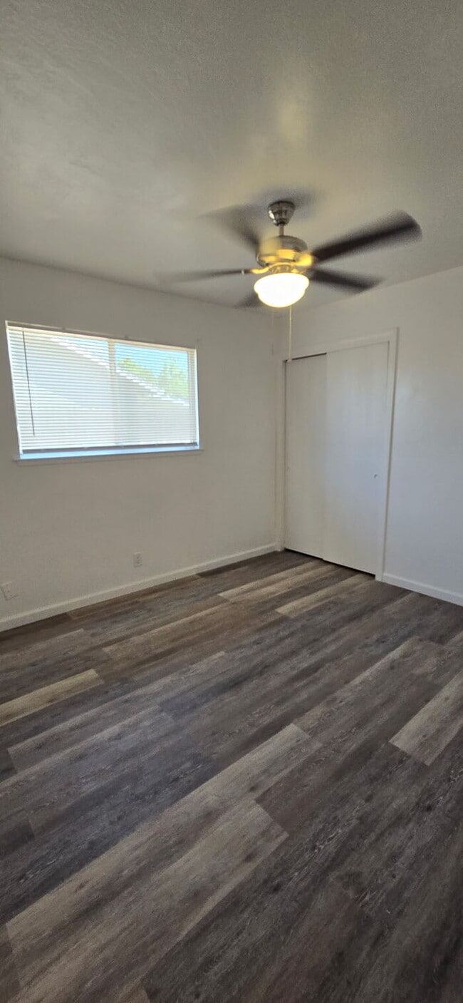 Foto del edificio - Turlock 3 Bedroom 2 Bathroom Home