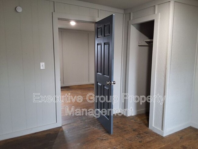 Building Photo - 1548 Hargan St