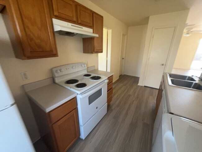 Foto del edificio - 5705 Greengate Dr