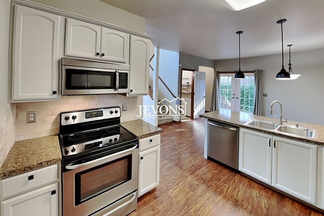 Building Photo - 1406 S 79th Ave