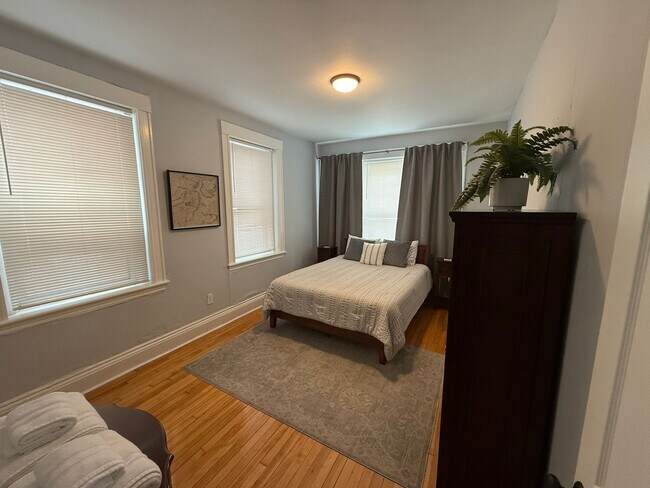 Building Photo - 32 Reedsdale St