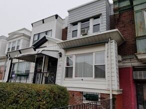 Building Photo - 5342 Master St