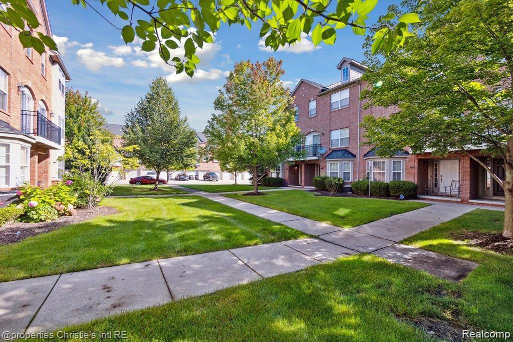 Primary Photo - 22021 Parkview Dr