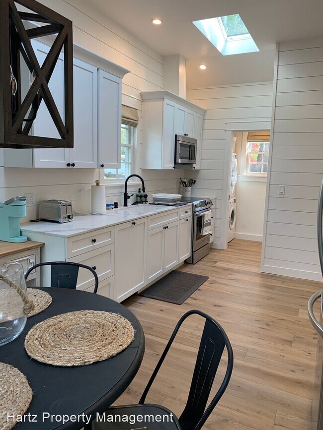 Building Photo - 1 br, 1 bath House - 5 La Serena Way