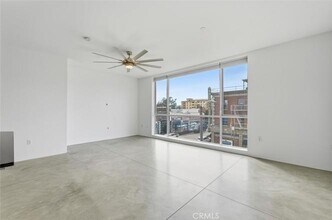 Building Photo - 285 W 6th St