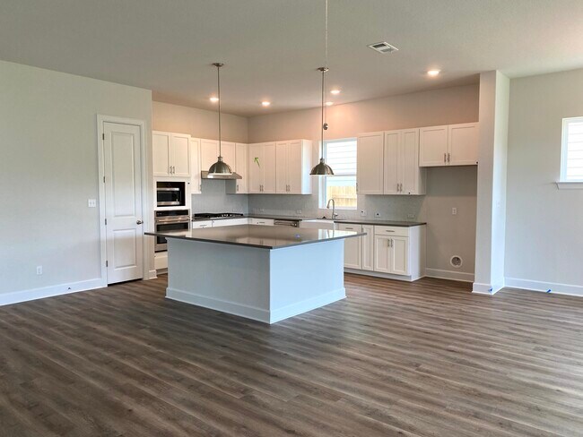 Building Photo - 368 Crimson Sky Ct