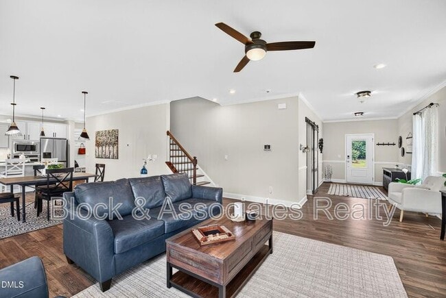 Building Photo - 236 Lily Oak Dr
