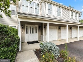 Building Photo - 705 Eagles Chase Dr