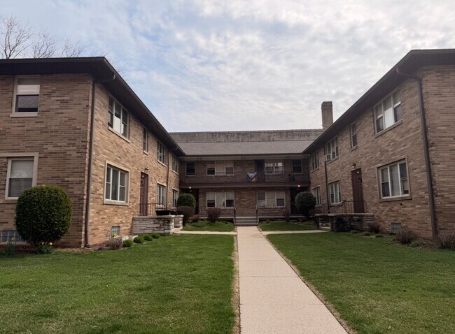 Foto del edificio - 4002 N Farwell Ave