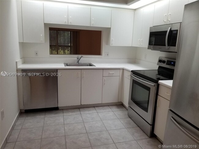 Building Photo - 1650 SW 124th Terrace