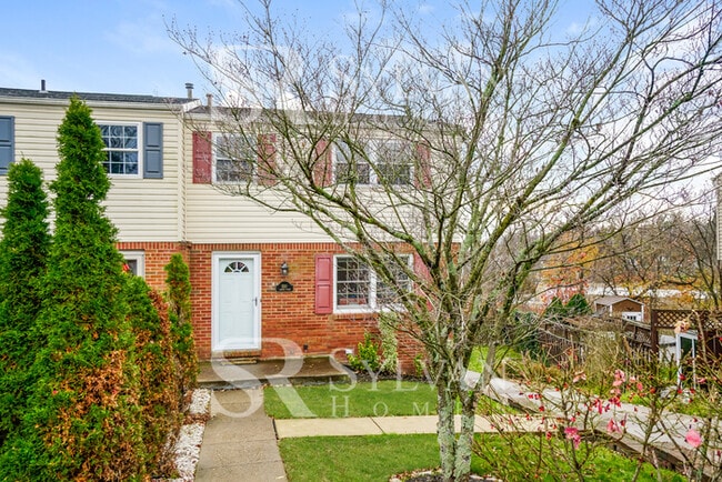 Because location IS everything! - Because location IS everything! Townhome