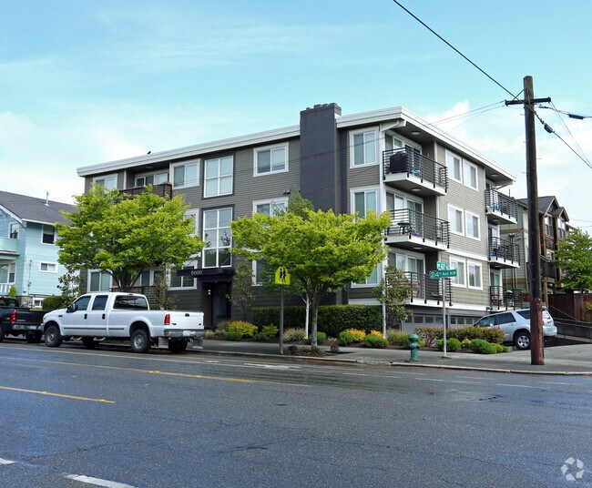 Foto del edificio - 6000 24th Ave NW