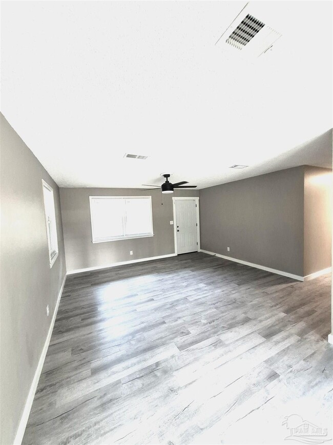 Foto del edificio - 206 Shadow Lawn Ln