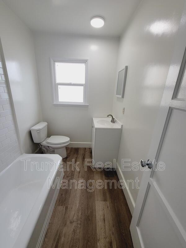 Building Photo - 2317 Merton Ave