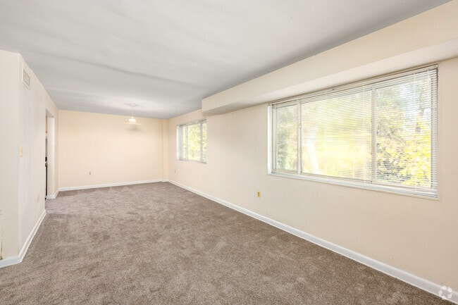 2BR, 2BA - 988SF - Living Room - Thayer Terrace