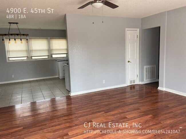 Foto del edificio - 4900 E 45th St