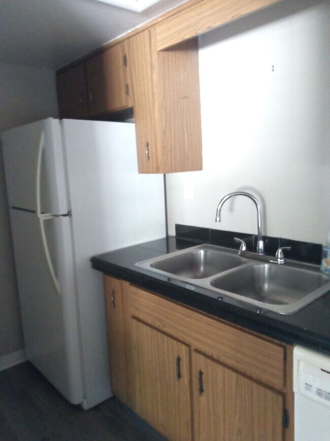 Foto del edificio - Gated Community First Floor 1/1.5 Apartmen...