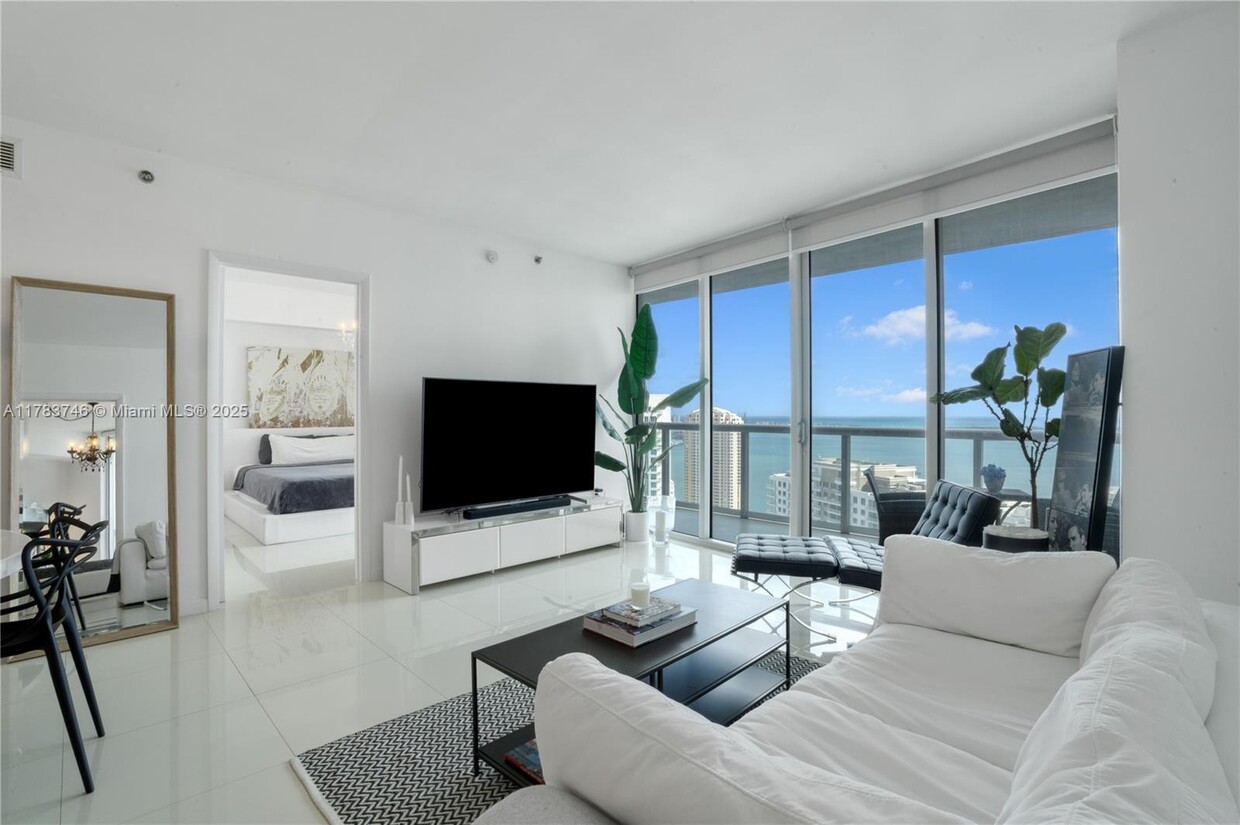 Foto principal - 475 Brickell Ave