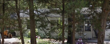 Building Photo - 842-844 Anita Rd