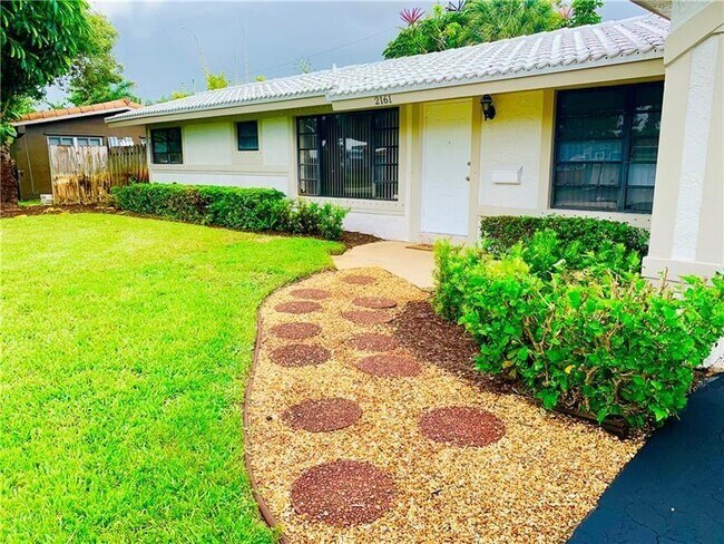 Foto del edificio - 2161 NE 35th St