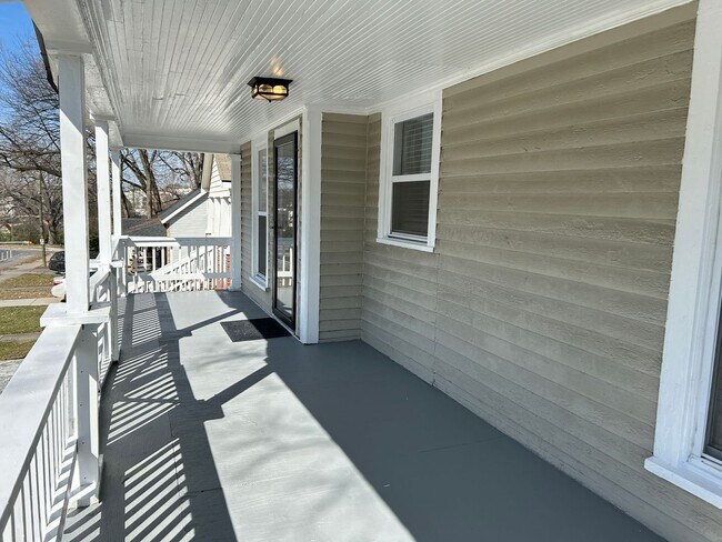 Foto del edificio - 823 Parkwood Ave