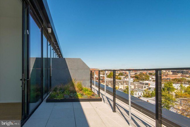Foto del edificio - 1357 R St NW