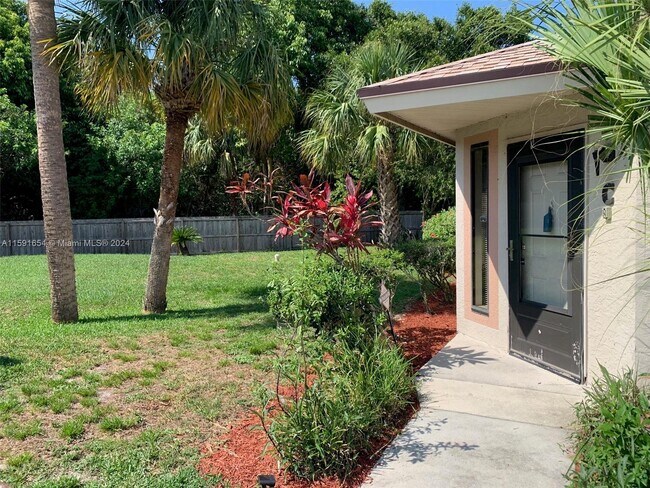 Foto del edificio - 2816 Stoneway Ln
