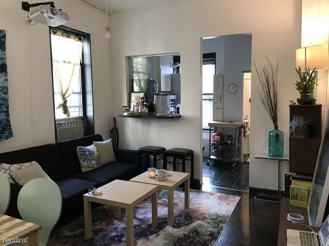 Primary Photo - 2 br, 1 bath Apartment - 211 E Broadway