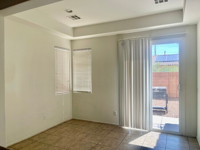 Foto del edificio - 6550 Ditmars St