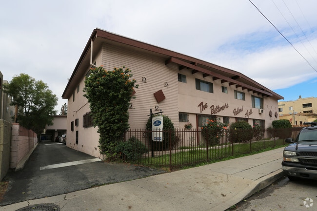 Building Photo - 5017 Bakman Ave