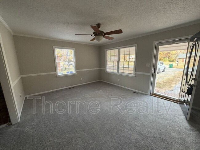 Foto del edificio - 503 Indian Trail