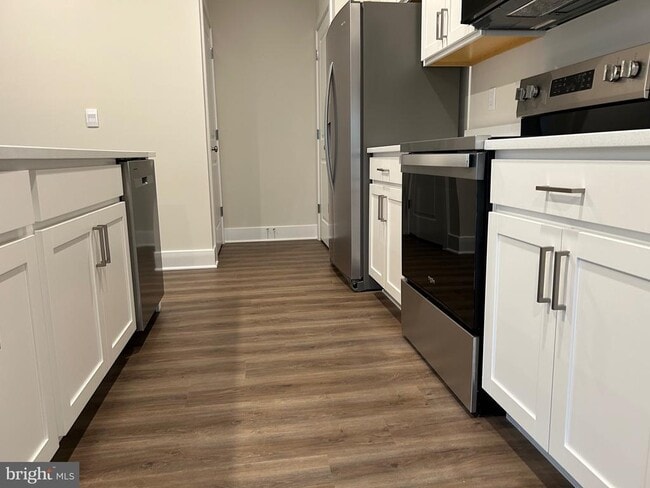 Building Photo - 140 Wappinger Ter