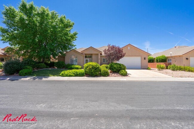 Foto del edificio - Inviting 3 Bedroom Home with Spacious Livi...