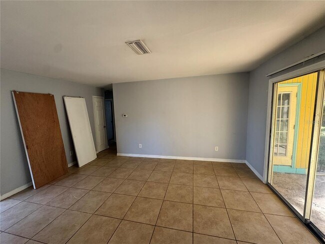 Foto del edificio - 301 Hickory Ln