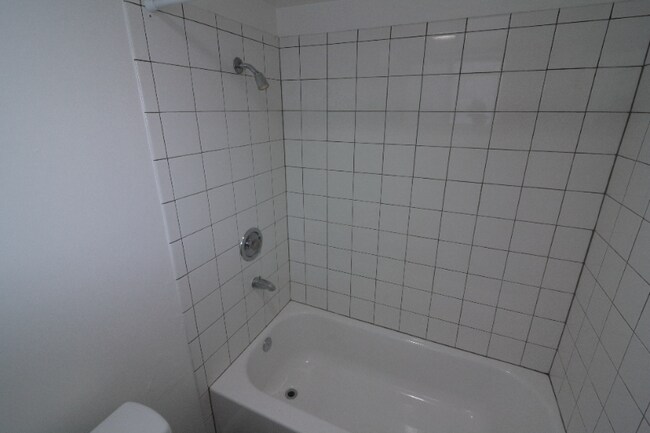 Foto del edificio - 2220 Lake Rd