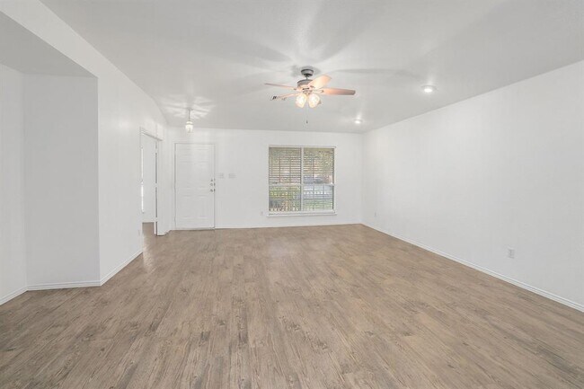 Foto del edificio - 1109 Fossil Cove